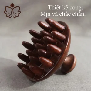 Lược tròn bằng gỗ đàn hương vàng có 28 gai
